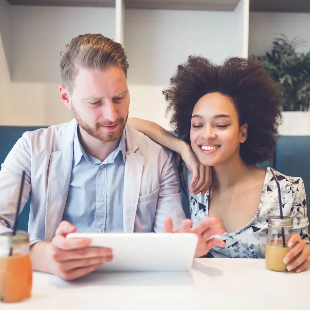 couple-financingonline_1600x1600 Shop at home | Leader Flooring